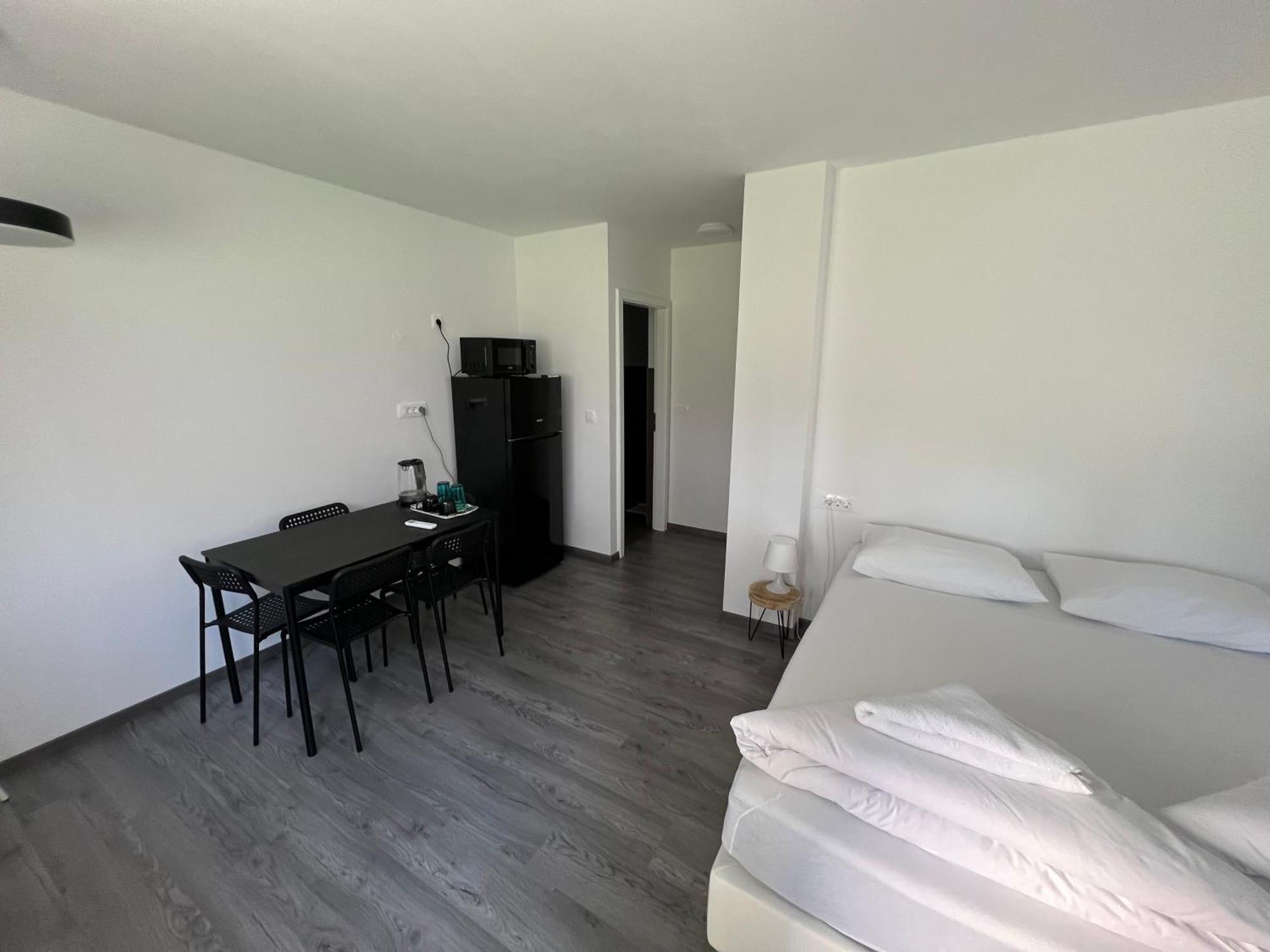 Lemonwood House Hotel Postojna Luaran gambar