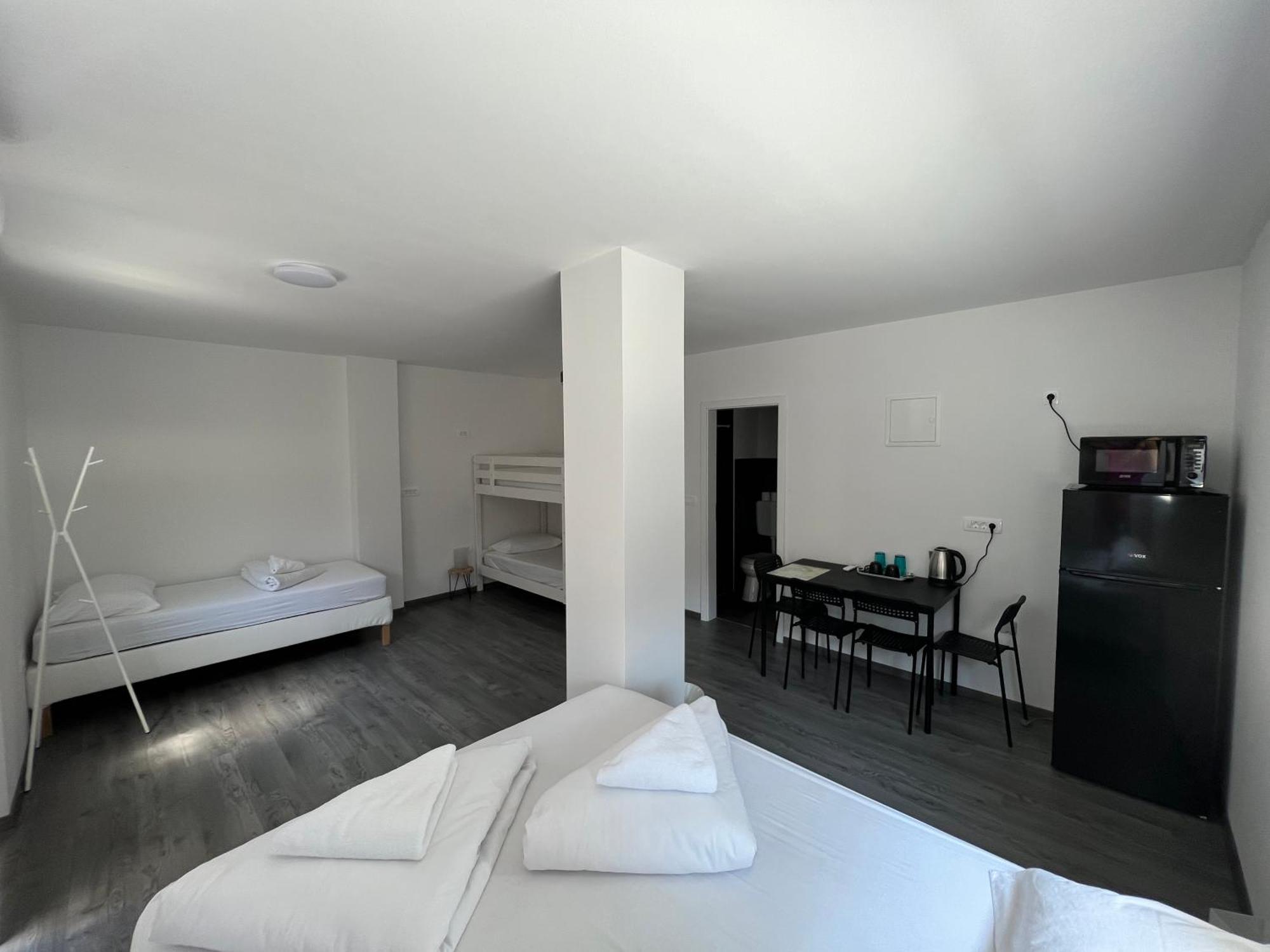 Lemonwood House Hotel Postojna Luaran gambar